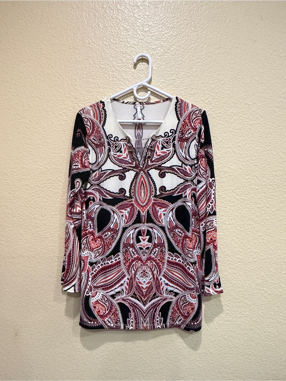 Passport Paisley Boho Tunic Top Size M Chain Detail V-Neck Flowy Blouse EUC